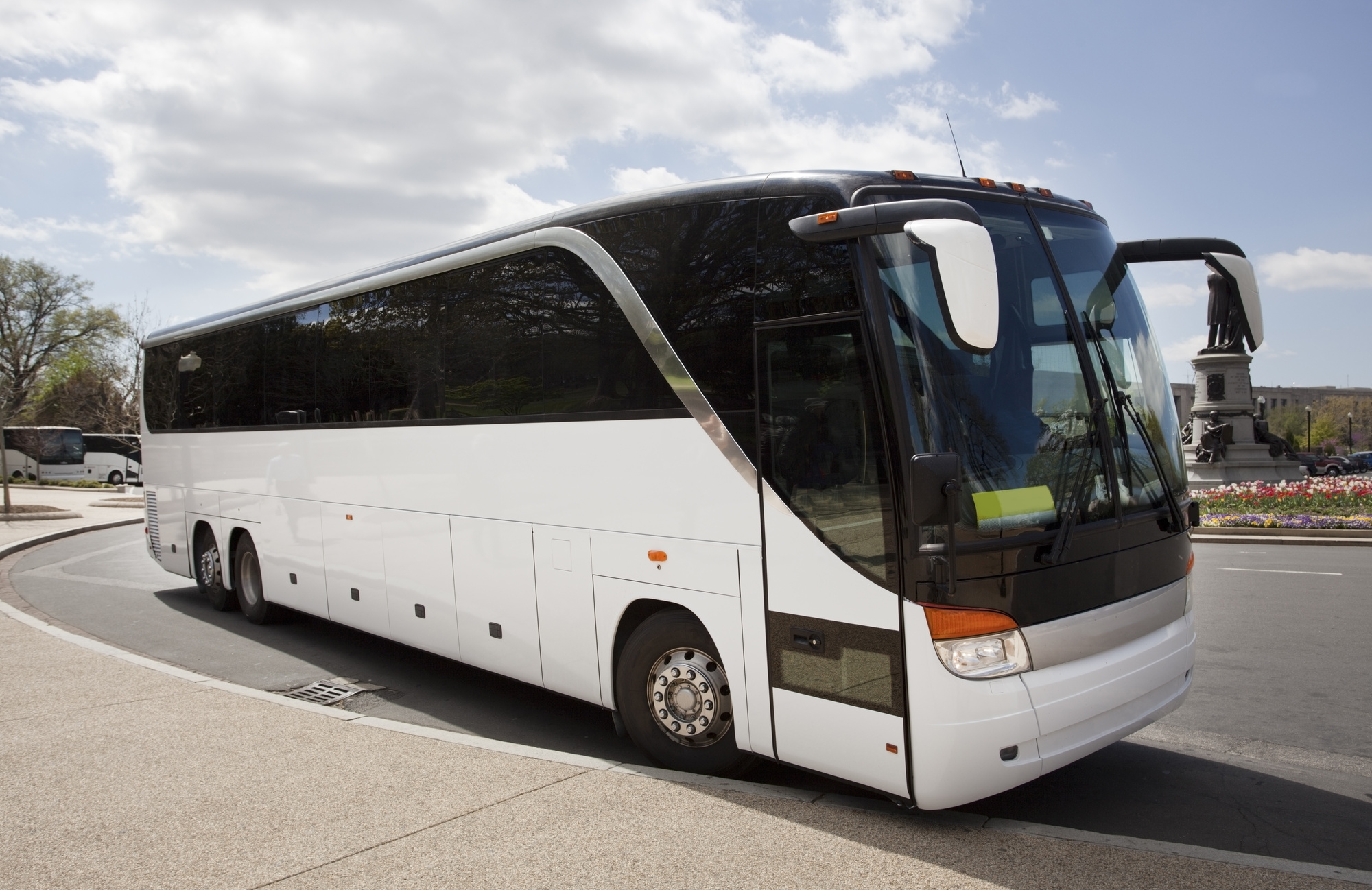 9 Benefits Of Charter Bus Travel You Should Know